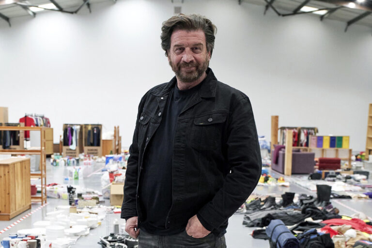 Nick Knowles Big House Clearout - Channel 5